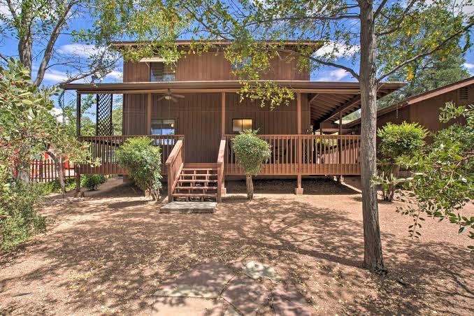 Pet-Friendly Payson Cabin w/ Deck: Close to Hikes!