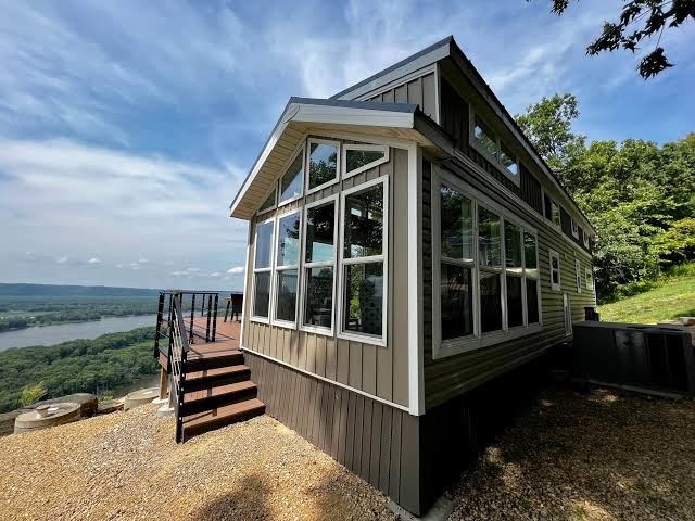 Paradise Point- Sleeps 4 HOT TUB, Wisconsin con Jacuzzi
