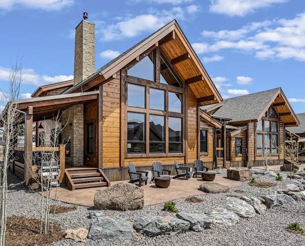 Spectacular Lakefront Cabin with Private Jacuzzi & Fireplace, Estes Park