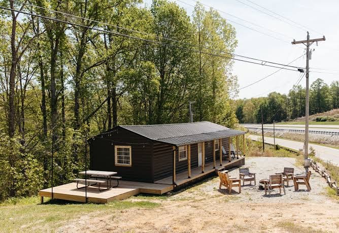 Cozy Dumplin' RRG - Warm & Modern Stay in RRG/Auxier, Kentucky