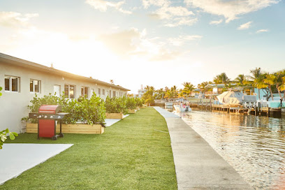 Waterfront Cabanas Motel