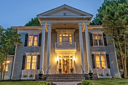 Silver Heart Inn & Cottages