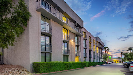 Holiday Inn & Suites Phoenix Airport North, an IHG Hotel