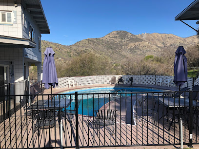 Sierra Lodge