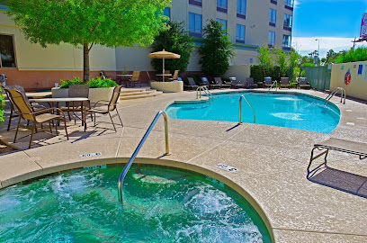 Holiday Inn & Suites Phoenix Airport, an IHG Hotel