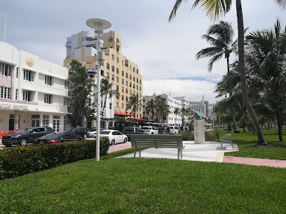 SoBe Hostel & Bar